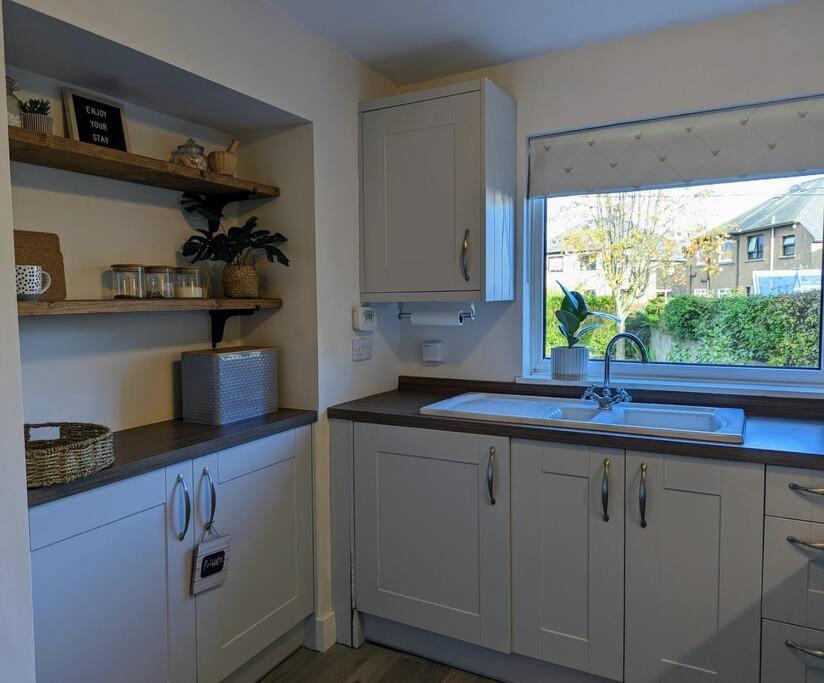 קרנוסטי Parkview Cottage - Lovely Home With Cosy Fireplace מראה חיצוני תמונה