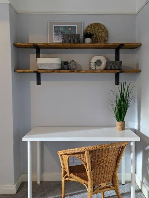 קרנוסטי Parkview Cottage - Lovely Home With Cosy Fireplace מראה חיצוני תמונה